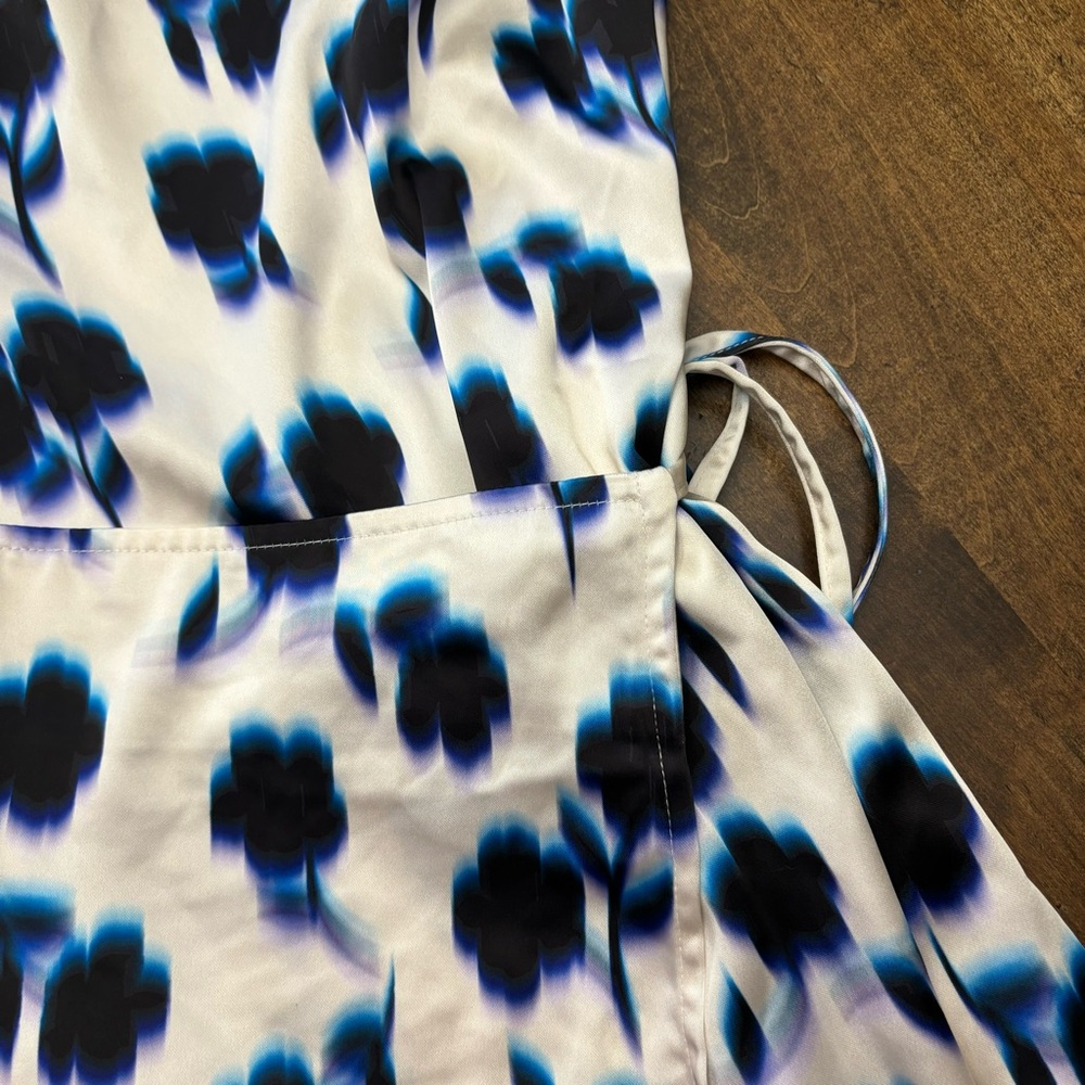 Topshop square neck wrap tie midi slip dress in blue floral - Picture 8 of 10